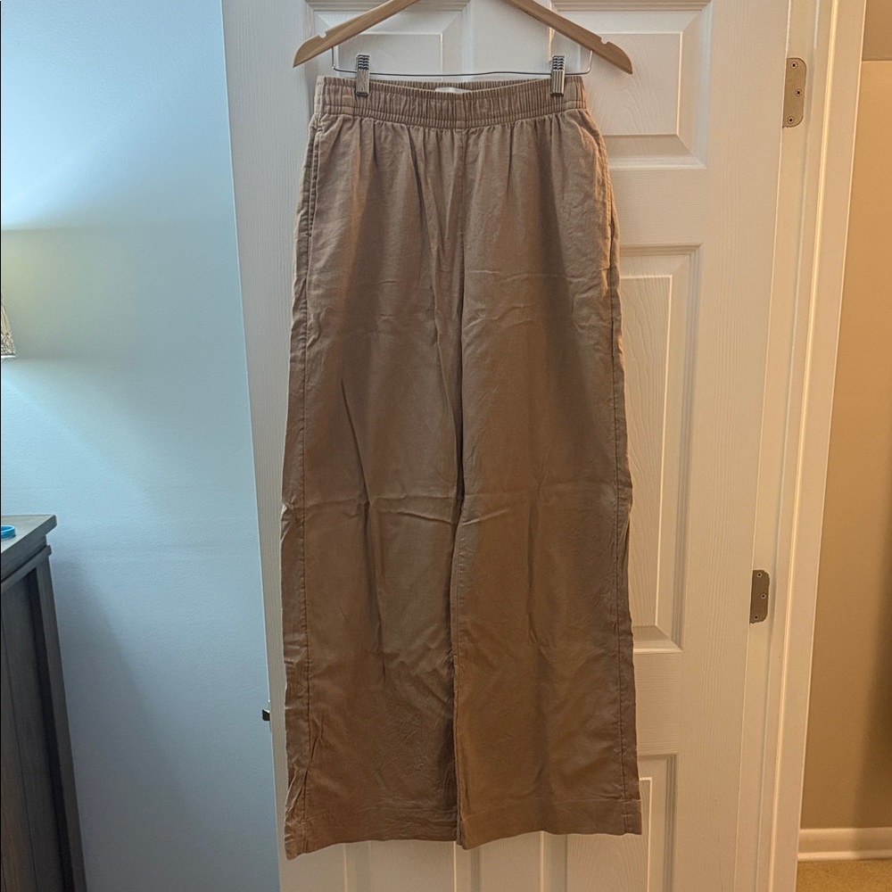 Abercrombie & Fitch Relaxed Wide-Leg Pants in Khaki